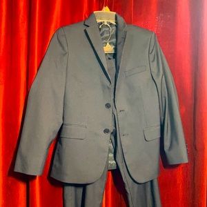 Boys Navy suit. Size medium 10/12. Jacket & pants